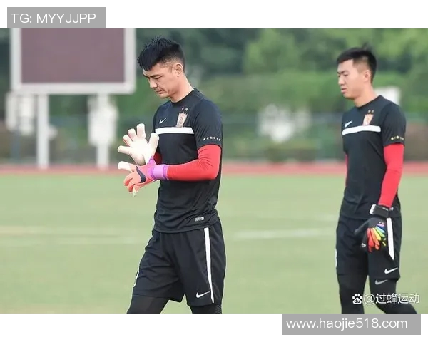 瘦高身材的足球天才，如何凭借灵活技巧征服绿茵场